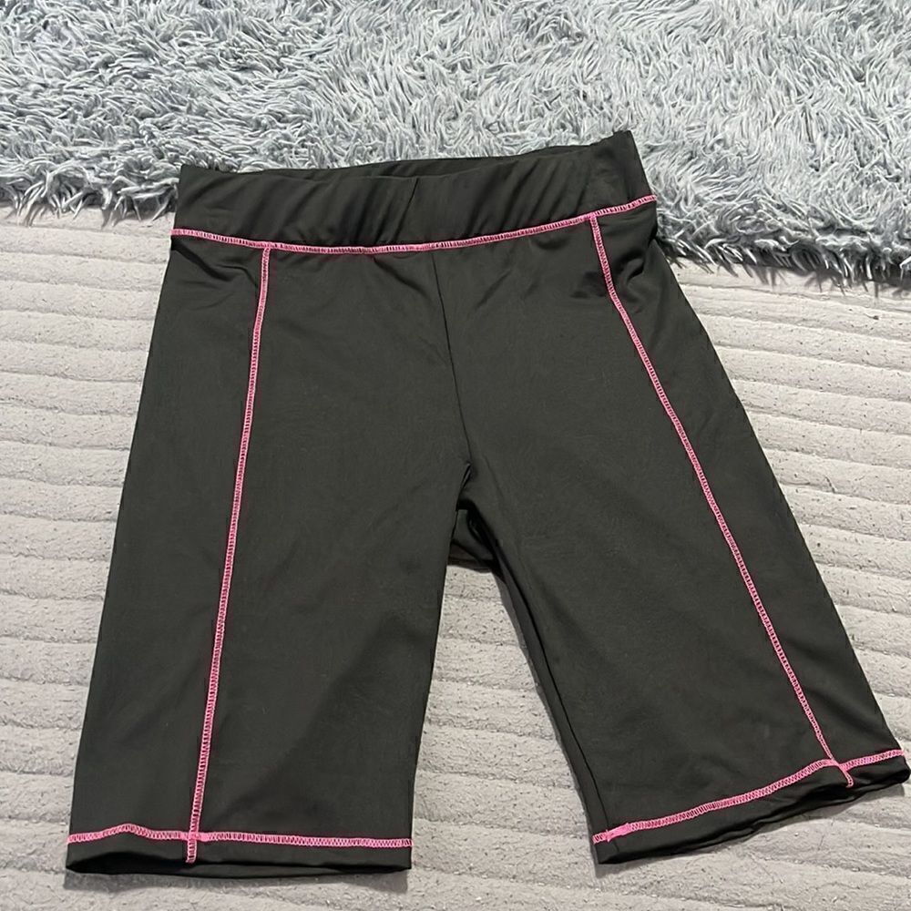 BP | Contrast Stitch Bike Shorts In Black- Neon Pink - Picture 2 of 3